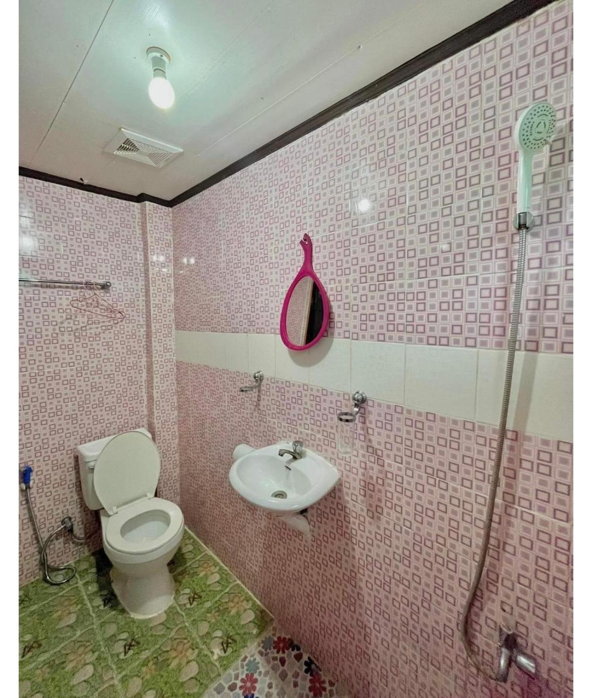 Precious Homestay-Family Room Burgos  المظهر الخارجي الصورة
